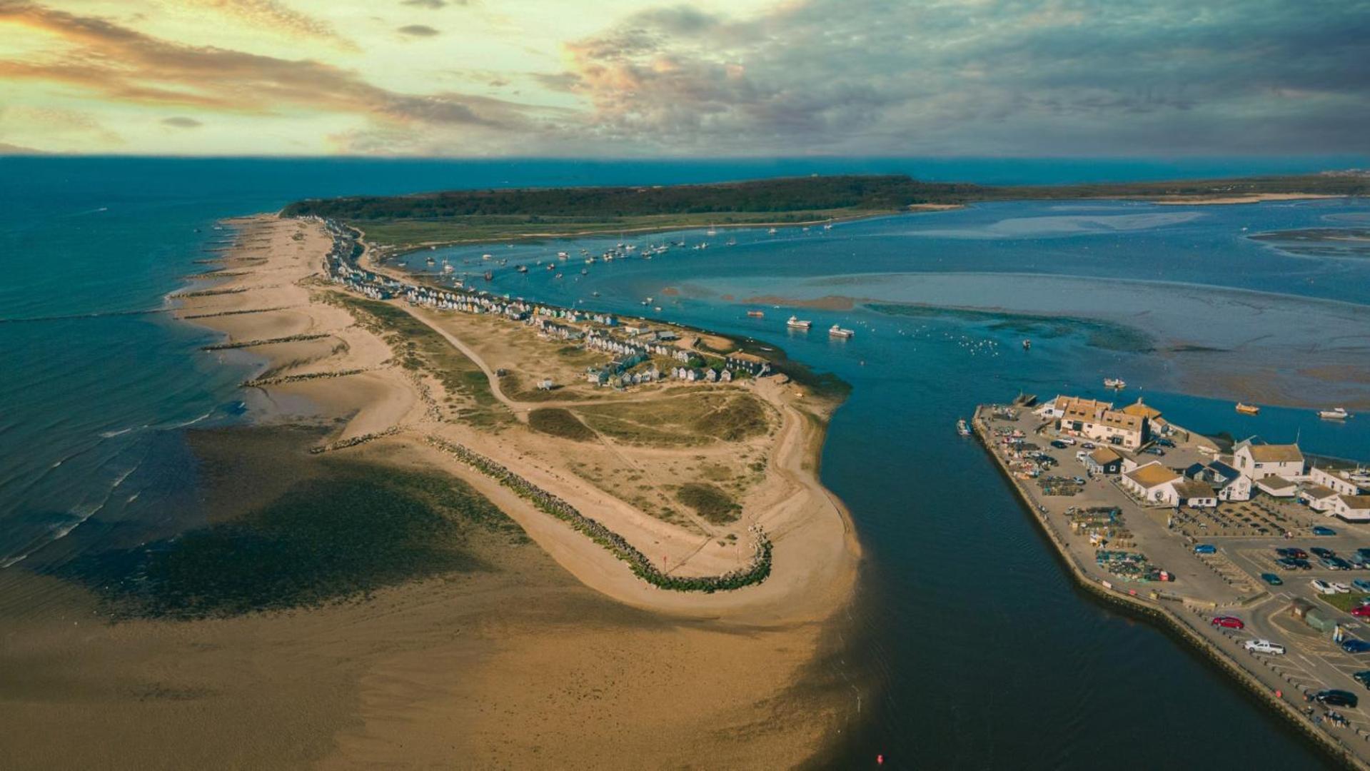 The Annex - Unparalleled Beach Front Luxury Accommodation - Private South West Facing Patio Area - Pet Friendly - Sky - Netflix - Super Fast Wi-Fi - Stones Throw To The Beach Bournemouth Bagian luar foto