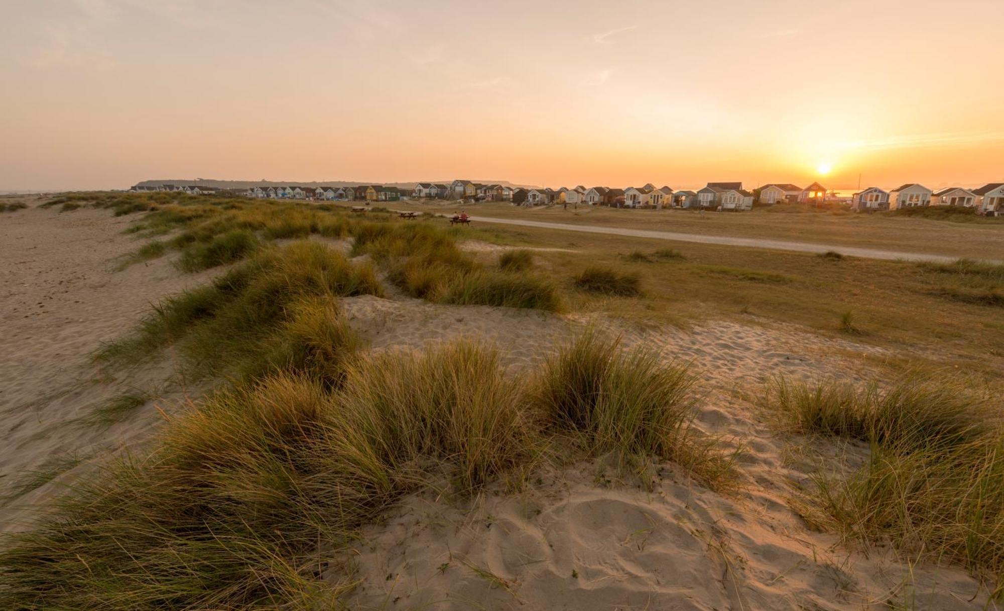 The Annex - Unparalleled Beach Front Luxury Accommodation - Private South West Facing Patio Area - Pet Friendly - Sky - Netflix - Super Fast Wi-Fi - Stones Throw To The Beach Bournemouth Bagian luar foto